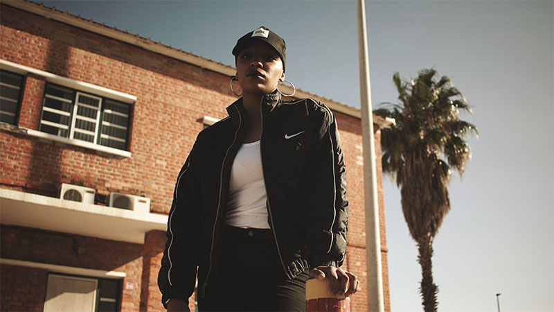 Mynda Guevara lançou o primeiro single do seu primeiro EP. "Nha Mundo" abre portas a Mudjer na rap e ao que se passa no mundo de Mynda, no seu bairro.