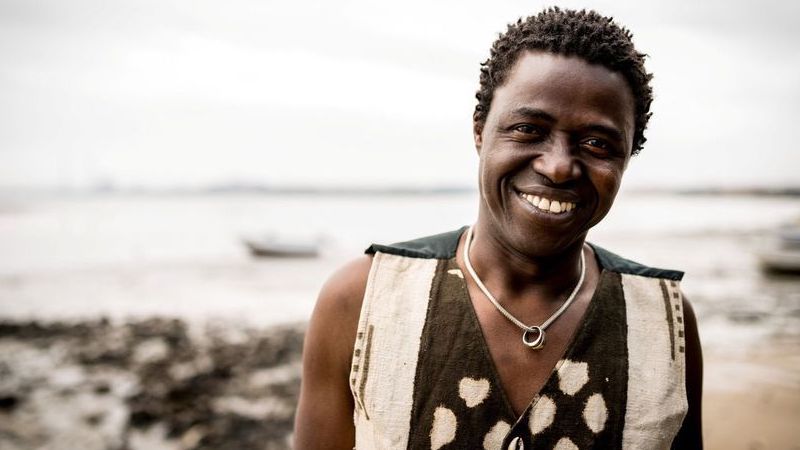 Kimi Djabaté antecipa Dindin com mais um single